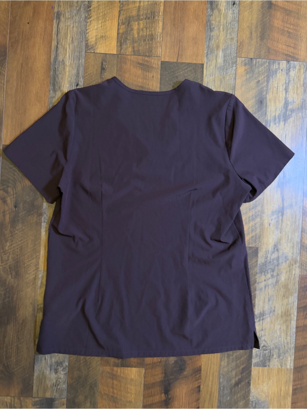 FIGS FreeX Catarina one pocket scrub top, dark fig size medium M - Picture 5 of 5